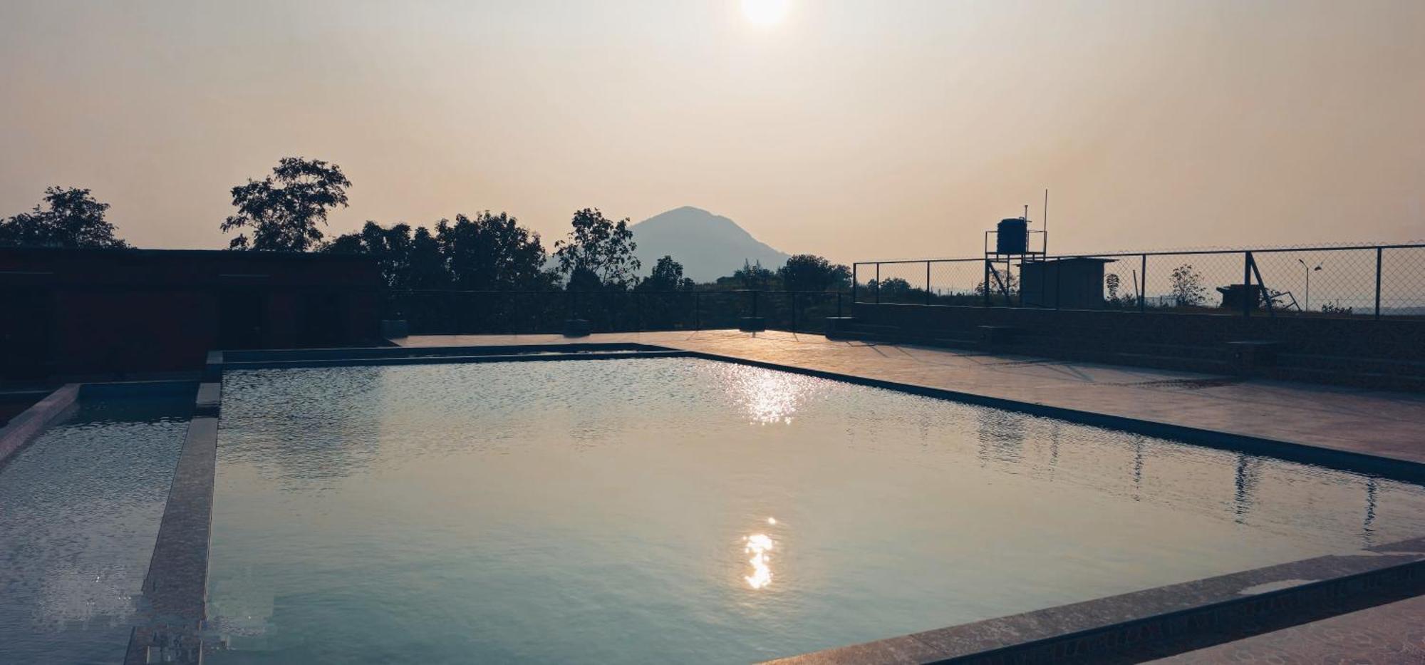 Misty Valley Resort Varagampadi Buitenkant foto