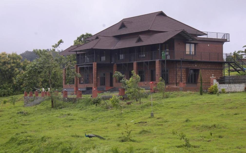 Misty Valley Resort Varagampadi Buitenkant foto