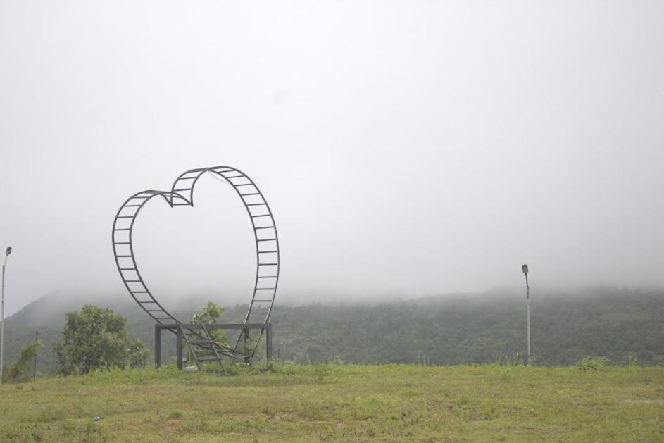 Misty Valley Resort Varagampadi Buitenkant foto
